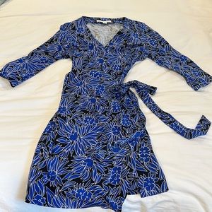Diane Von Furstenberg wrap dress 3/4 sleeves